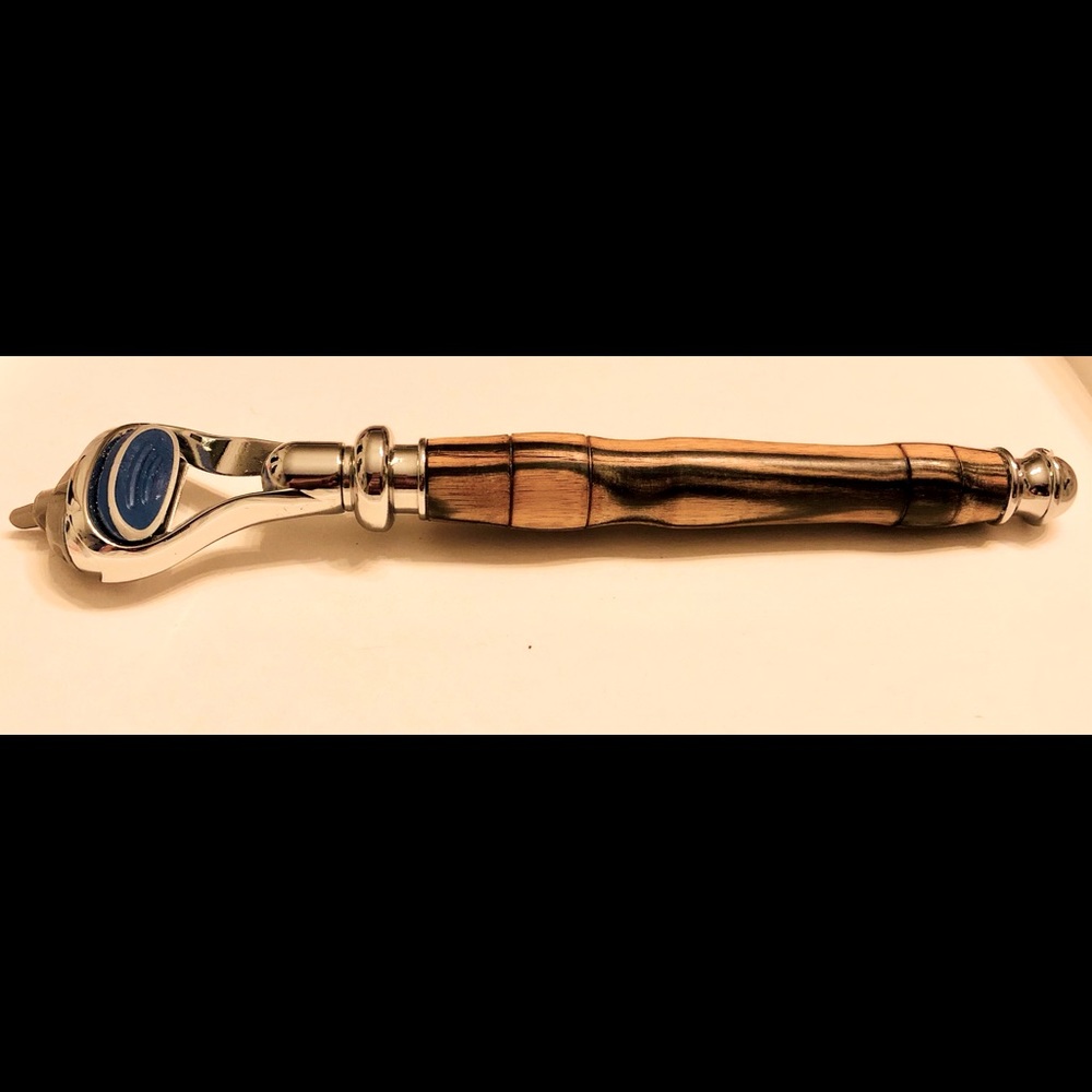 Wood-Handled Shaving Razor